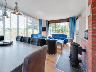 Beautiful dune villa with thatched roof on Ameland, cleaning included - Buren - 1