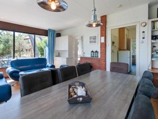 Beautiful dune villa with thatched roof on Ameland, cleaning included - Buren - 2