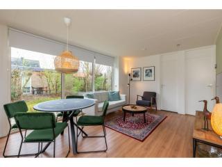 Holiday home right on the Veerse Meer, cleaning included - Wolphaartsdijk - 2