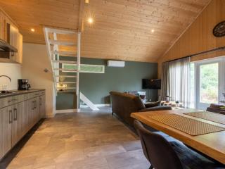 Forest Lodge in Nature with Pond Views, cleaning included - Hoenderloo - 5