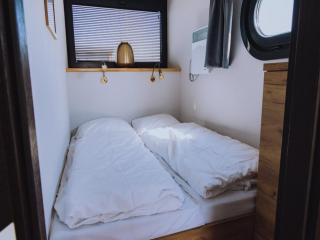 Houseboat with roof terrace in Uitgeestermeer, cleaning included - Uitgeest - 7