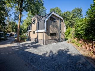 Villa in Gelderland with Infrared Sauna, cleaning included - Hoenderloo - 4