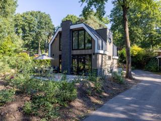 Villa in Gelderland with Infrared Sauna, cleaning included - Hoenderloo - 3