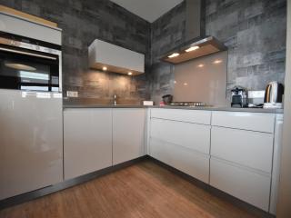 Modern apartment with balcony, cleaning included - Kamperland - 0