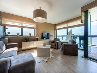 Modern apartment with balcony, cleaning included - Kamperland - 5