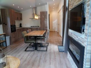 Bungalow Retreat with Warm Fireplace, cleaning included - Hoenderloo - 2