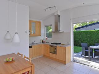 Bungalow near Veerse Meer & Beach, cleaning included - Kamperland - 5
