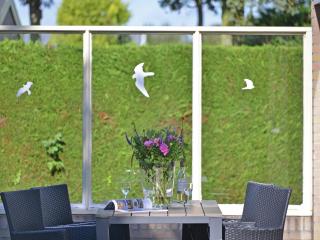 Bungalow near Veerse Meer & Beach, cleaning included - Kamperland - 2