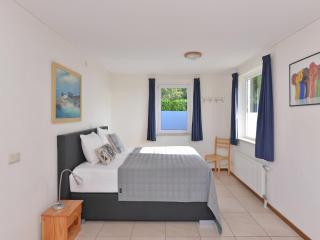 Bungalow near Veerse Meer & Beach, cleaning included - Kamperland - 8