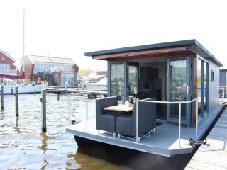 Cozy houseboat at the edge of the marina, cleaning included - Uitgeest - 6