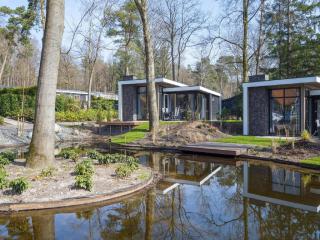 Luxury Chalet in Woods with Terrace, cleaning included - Hoenderloo - 4