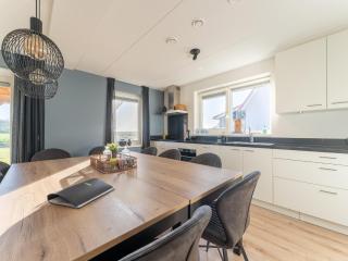 Villa in Wulpdal near Oosterschelde Park, cleaning included - Scherpenisse - 7