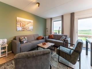 Holiday Home in Zeeland near Nature Reserve, cleaning included - Scherpenisse - 0