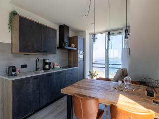 Cosy apartment with sea view, cleaning included - Sint Annaland - 8