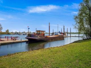 Boat Bliss on the Zandmeren Lake, cleaning included - Kerkdriel - 4