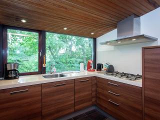 Bungalow in Nes on Ameland with spacious terrace, cleaning included - Nes - 3