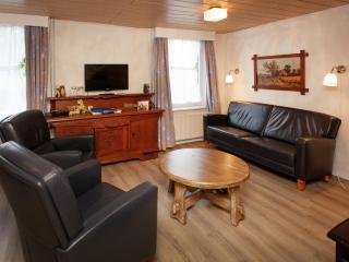 Farmhouse in Nederweert near Canal Trails, cleaning included - Nederweert-Eind - 0