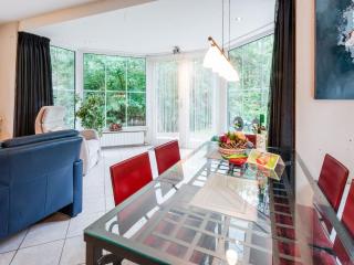 Holiday Home in Beerze Overijssel with Lush Garden, cleaning included - Beerze - 3