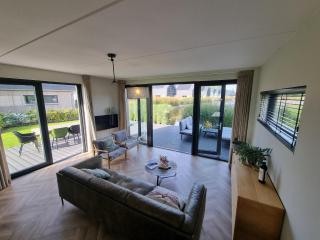 Luxurious detached water villa with jetty, cleaning included - Balk - 2