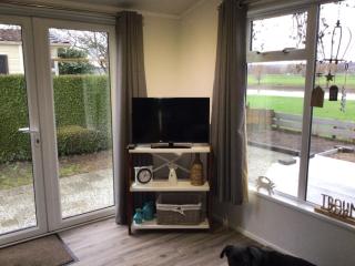 Comfort chalet on a recreational lake , cleaning included - Lathum - 5