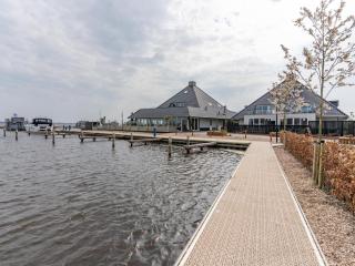 Spacious holiday home with harbor view, cleaning included - Sneek - 3