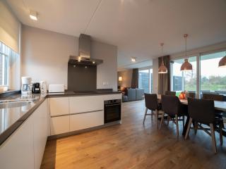 Beautiful holiday home in Colijnsplaat with garden, cleaning included - Colijnsplaat - 8