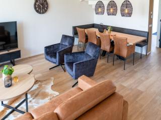 Spacious Frysian villa on the waterfront, cleaning included - Leons - 3