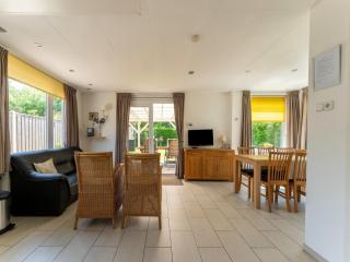 Holiday Home Zeeland near Westerschelde, cleaning included - Baarland - 2