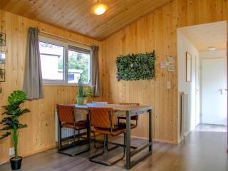 Chalet in Veluwe with Nature Views, cleaning included - Hoenderloo - 8