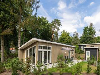 Chalet in Veluwe with Nature Views, cleaning included - Hoenderloo - 5