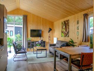 Chalet in Veluwe with Nature Views, cleaning included - Hoenderloo - 3