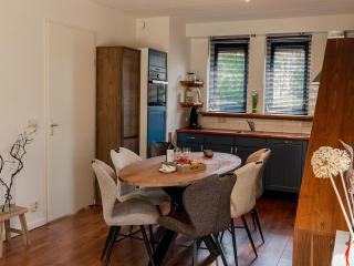 Spacious 4-person bungalow near the Frisian Lakes, cleaning included - Sondel - 0