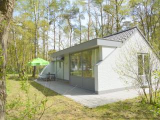 Inviting Holiday Home in Stramproy with Terrace, cleaning included - Stramproy - 9