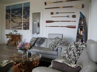Elegant Waterfront Villa with Jetty, cleaning included - Zeewolde - 3