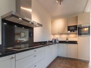 Holiday home with whirlpool quiet area in Zeeland, cleaning included - Colijnsplaat - 2