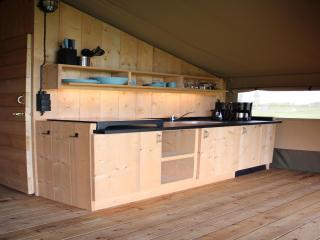 Glamping Tent in Friesland by Nature Reserve, cleaning included - De Veenhoop - 1