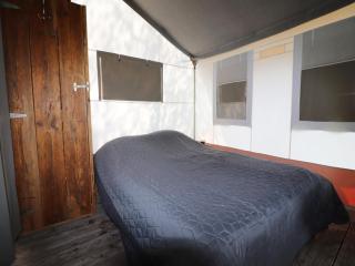 Safari Tent in Friesland near Nature Reserves, cleaning included - Twijzel - 7