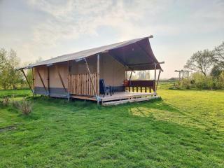 Glamping Tent in Friesland by Nature Reserve, cleaning included - De Veenhoop - 5