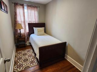 Simple 'N' Sheek 3bedroom 1 bathroom house - East Lansdowne - 3