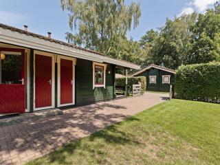 Chalet in Hulshorst near Lake, cleaning included - Hulshorst - 1