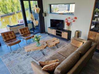 Luxurious detached water villa with jetty, cleaning included - Balk - 3