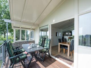 Semi-detached house near Noord-Beveland Beach, cleaning included - Kamperland - 1