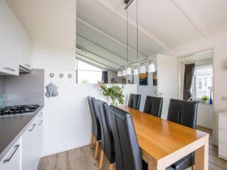 Semi-detached house near Noord-Beveland Beach, cleaning included - Kamperland - 3