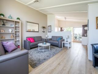 Semi-detached house near Noord-Beveland Beach, cleaning included - Kamperland - 9