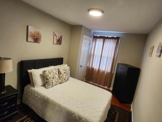 Simple 'N' Sheek 3bedroom 1 bathroom house - East Lansdowne - 4