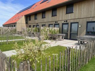 High-quality luxury villa on the Frisian water, cleaning included - Leons - 9