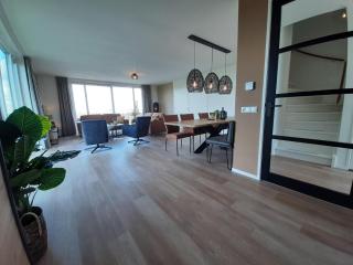 High-quality luxury villa on the Frisian water, cleaning included - Leons - 0