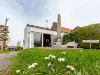 Spacious holiday home with garden, cleaning included - Nieuwvliet - 4