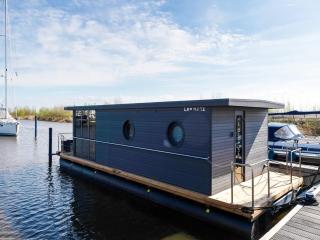 Houseboat in Volendam by Ijsselmeer, cleaning included - Volendam - 5
