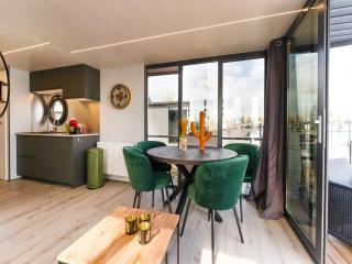 Houseboat in Volendam by Ijsselmeer, cleaning included - Volendam - 8